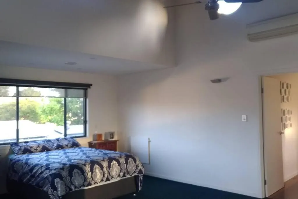 Apartment Top Floor House, Pool,Pets Ok, Close Beach&River Tweed Heads Australia