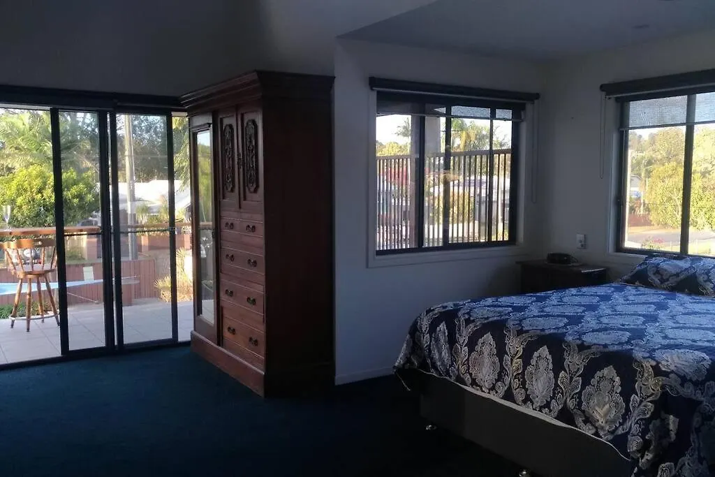 Top Floor House, Pool,Pets Ok, Close Beach&River Tweed Heads Apartment